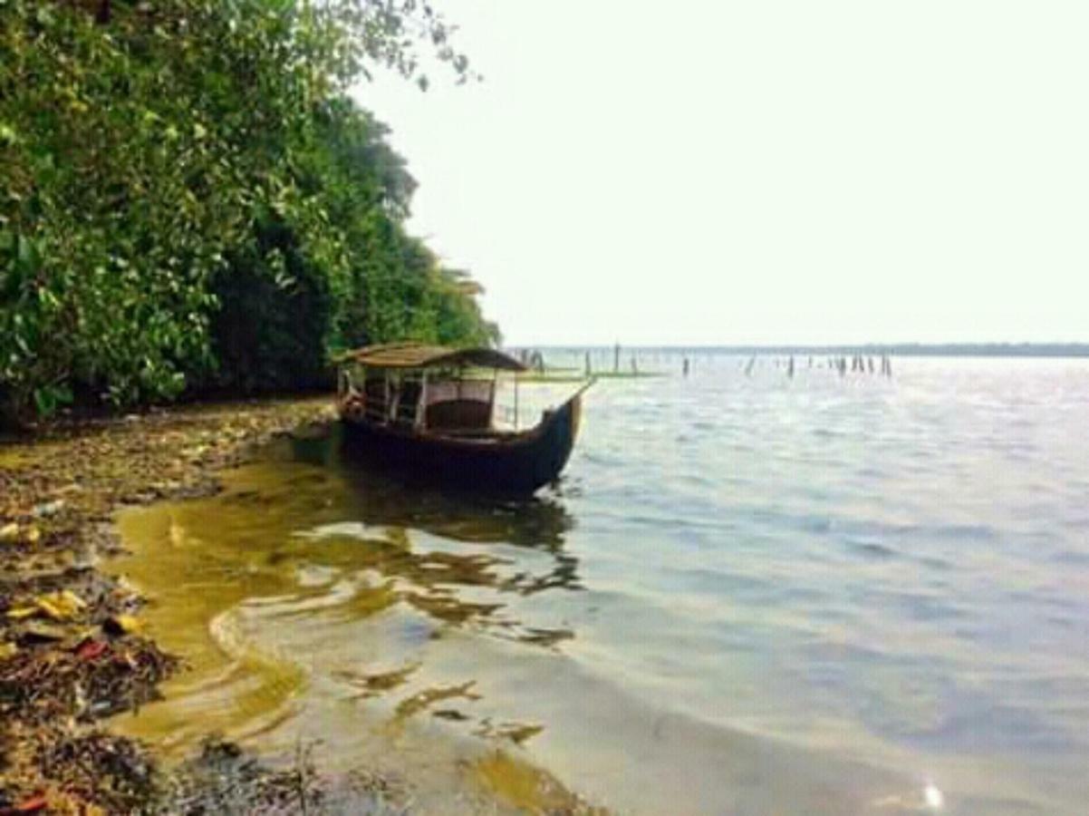 Rajatheeram Beach Homestay & Backwater Cruise Alleppey Alappuzha المظهر الخارجي الصورة