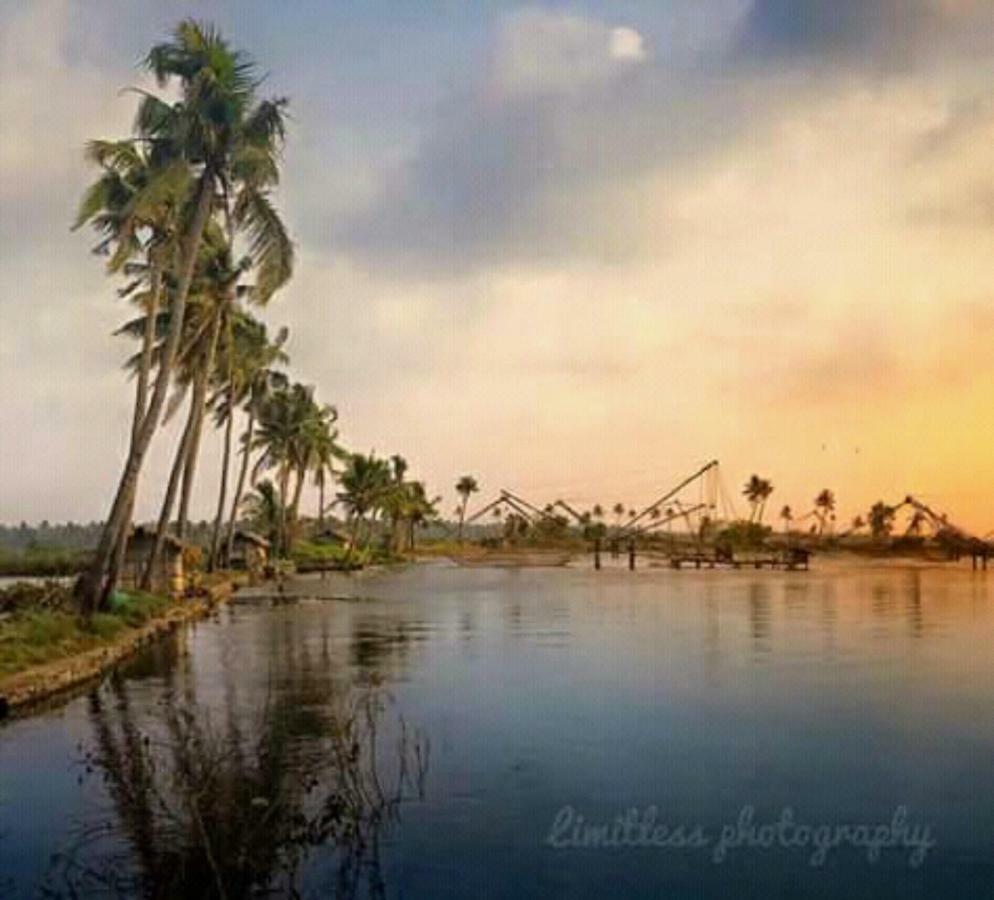 Rajatheeram Beach Homestay & Backwater Cruise Alleppey Alappuzha المظهر الخارجي الصورة